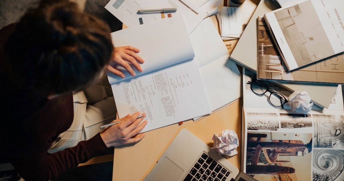 Viết Kịch Bản TVC: Hướng Dẫn Từ A-Z Kèm Mẫu Tham Khảo